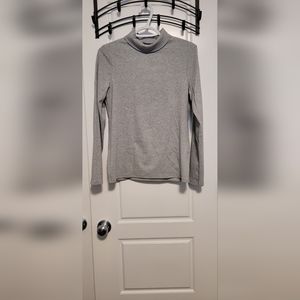 Grey ribbed turtle neck